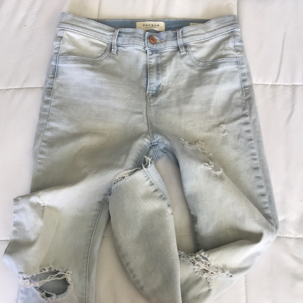 Pacsun distressed light denim dreamy jegging 29
